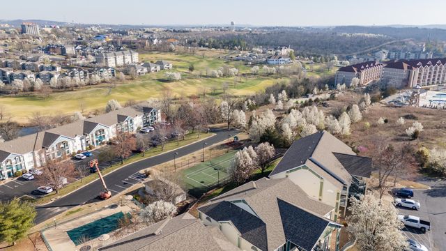 530 Spring Creek Road Apt 11, Branson, MO 65616