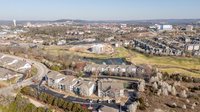 530 Spring Creek Road Apt 11, Branson, MO 65616