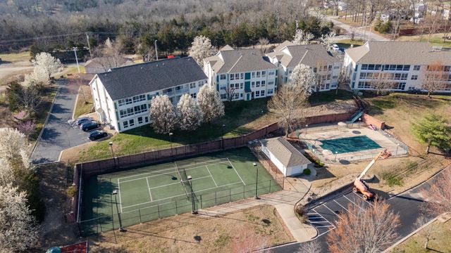 530 Spring Creek Road Apt 11, Branson, MO 65616