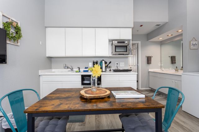 530 Spring Creek Road Apt 11, Branson, MO 65616