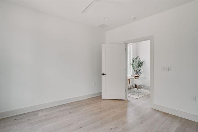 2209 woodland Ave 401, Austin, TX 78741