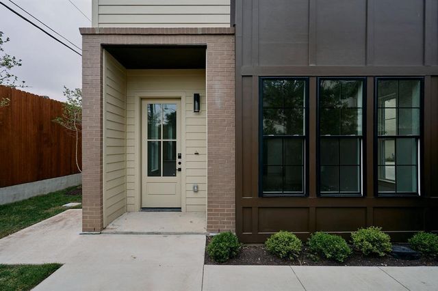 2209 woodland Ave 401, Austin, TX 78741