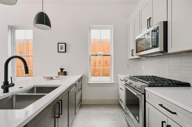 2209 woodland Ave 401, Austin, TX 78741