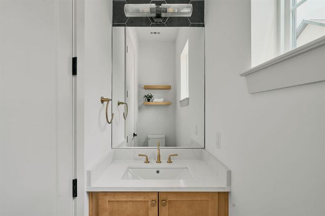 2209 woodland Ave 401, Austin, TX 78741
