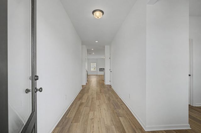 1379 English Oak Dr, Clarksville, TN 37043