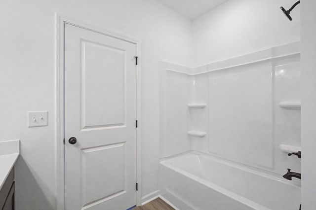 1379 English Oak Dr, Clarksville, TN 37043