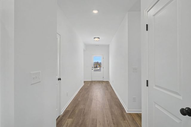 1379 English Oak Dr, Clarksville, TN 37043