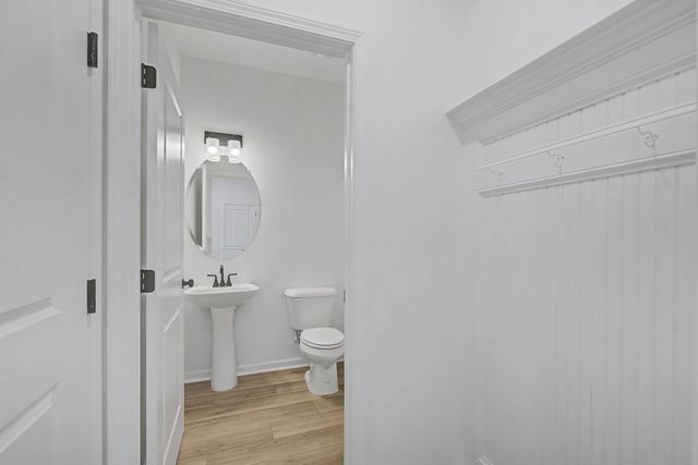 1379 English Oak Dr, Clarksville, TN 37043