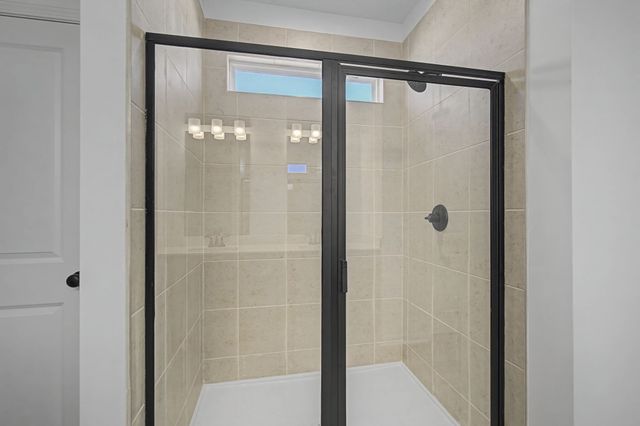 1379 English Oak Dr, Clarksville, TN 37043