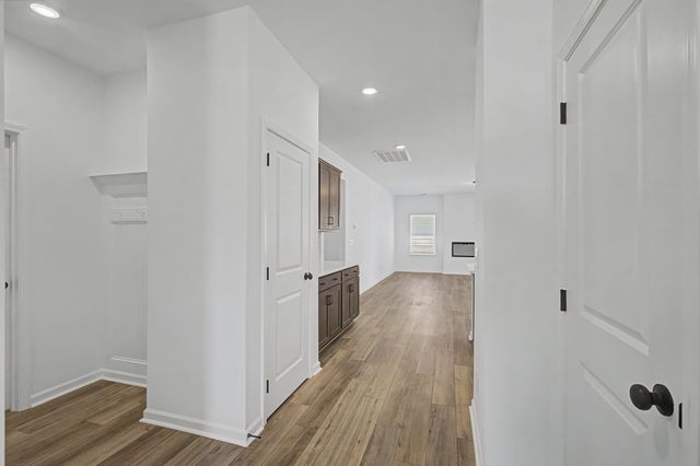 1379 English Oak Dr, Clarksville, TN 37043