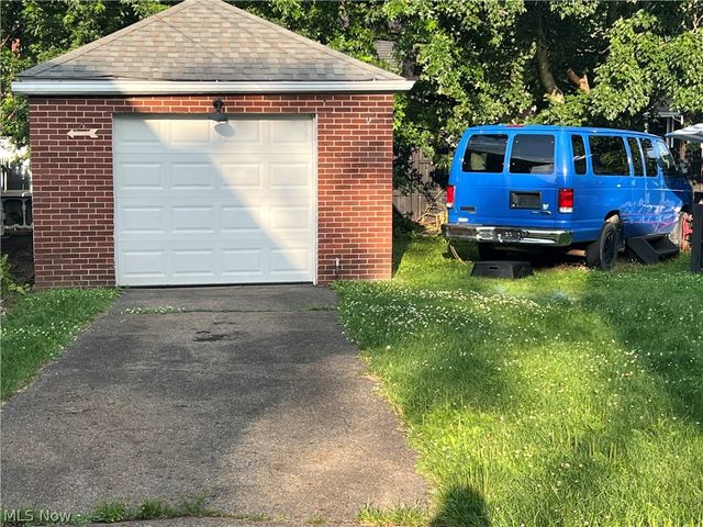 3931 Rush Boulevard, Youngstown, OH 44451