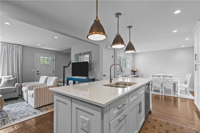 18 Sylvan Terrace, Newport, RI 02840