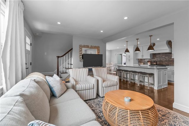 18 Sylvan Terrace, Newport, RI 02840