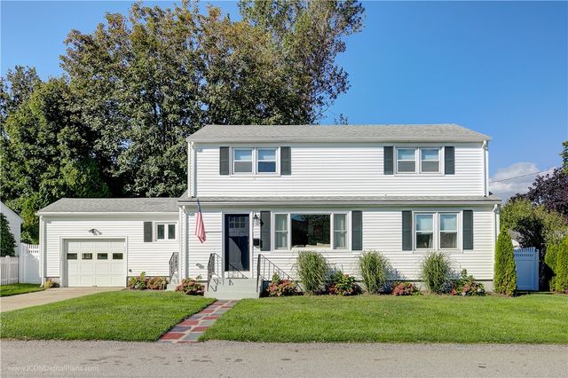 18 Sylvan Terrace, Newport, RI 02840