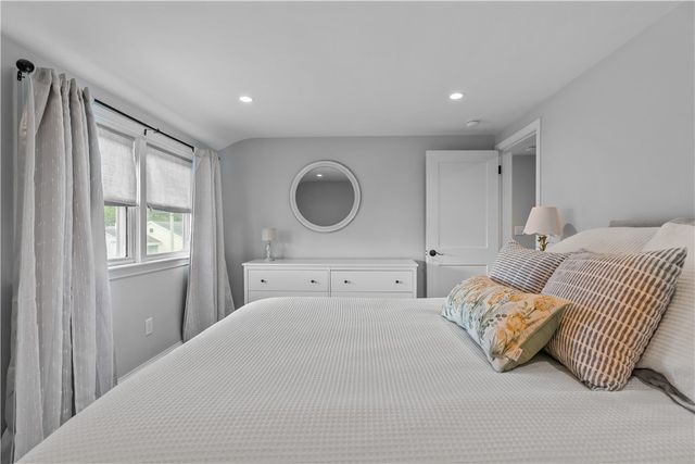 18 Sylvan Terrace, Newport, RI 02840