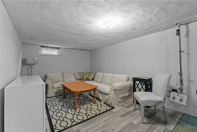 18 Sylvan Terrace, Newport, RI 02840