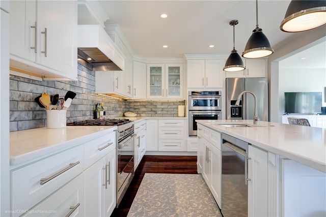 18 Sylvan Terrace, Newport, RI 02840