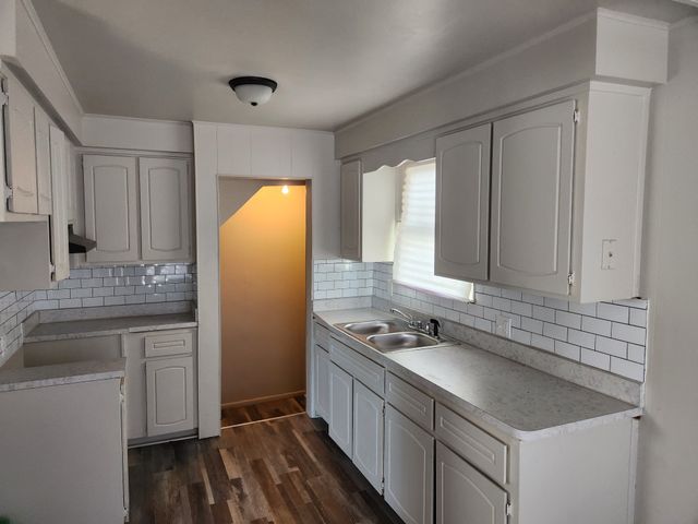 22741 NORMANDY Avenue, Eastpointe, MI 48021