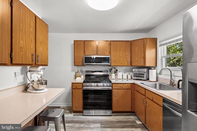 155 W HAMPTON ST, Pemberton, NJ 08068