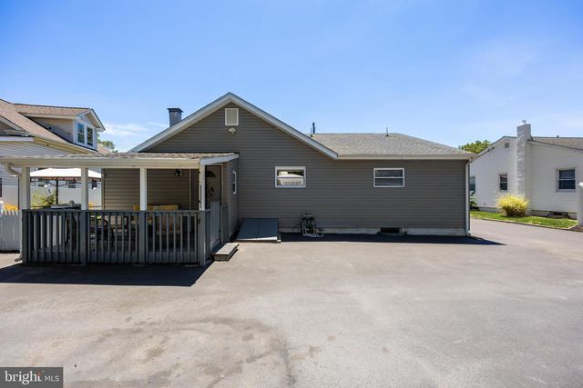 155 W HAMPTON ST, Pemberton, NJ 08068