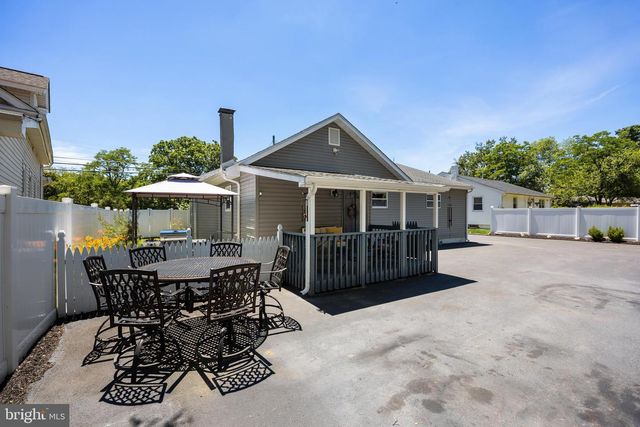 155 W HAMPTON ST, Pemberton, NJ 08068