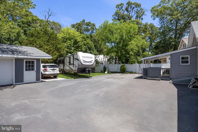 155 W HAMPTON ST, Pemberton, NJ 08068