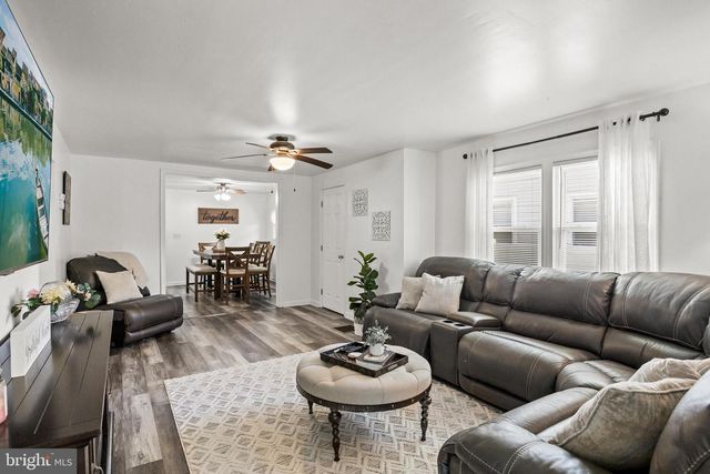155 W HAMPTON ST, Pemberton, NJ 08068