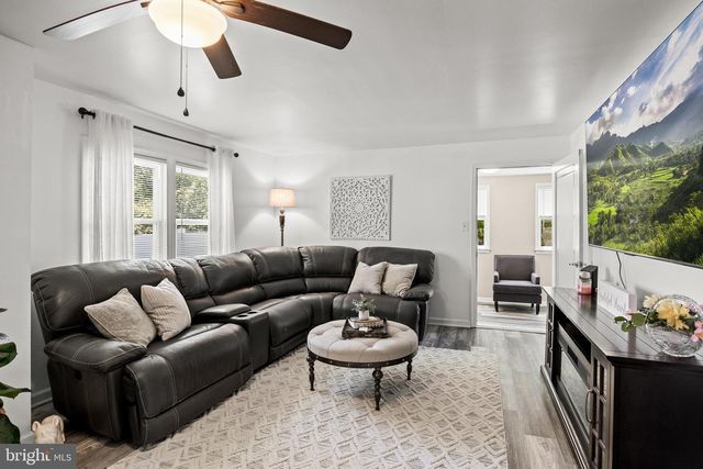 155 W HAMPTON ST, Pemberton, NJ 08068