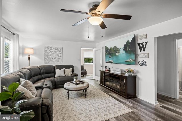 155 W HAMPTON ST, Pemberton, NJ 08068