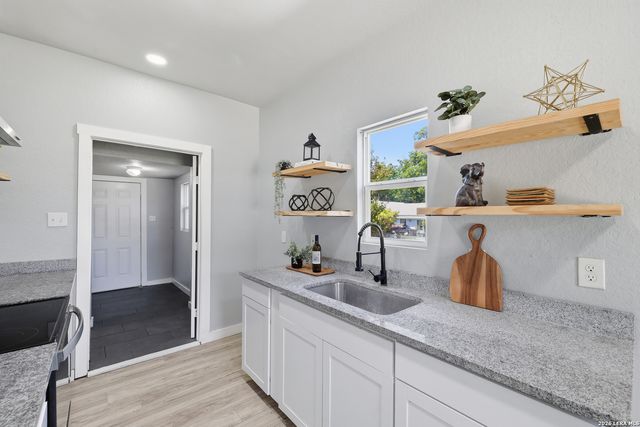 146 ISABEL ST, San Antonio, TX 78210