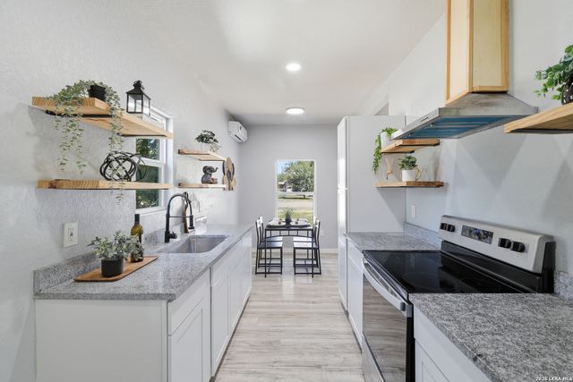 146 ISABEL ST, San Antonio, TX 78210