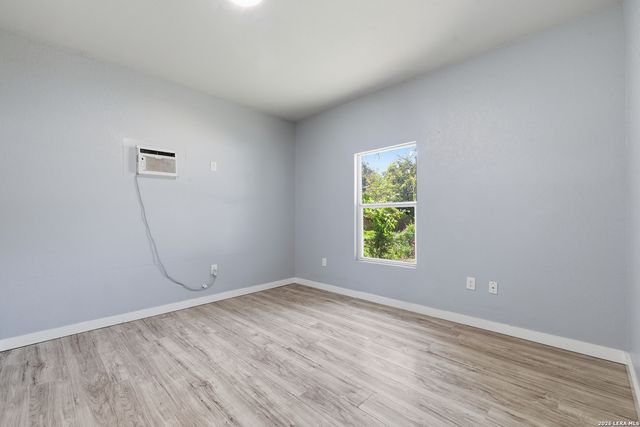 146 ISABEL ST, San Antonio, TX 78210