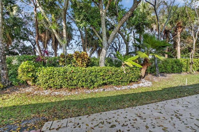 6165 Petunia Road, Delray Beach, FL 33484