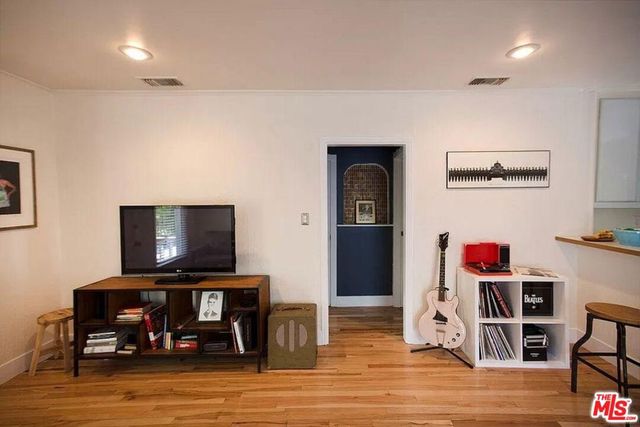 2232 ALLESANDRO Street, Los Angeles, CA 90039