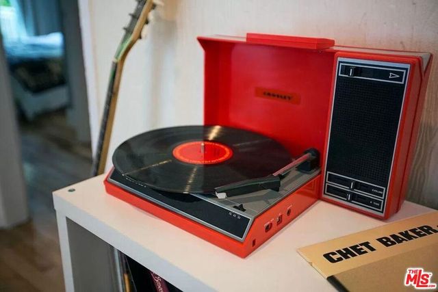 2232 ALLESANDRO Street, Los Angeles, CA 90039