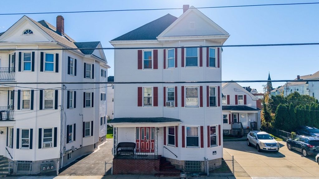68 Hathaway St, New Bedford, MA 02746