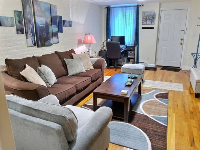 1482 Beacon B5, Brookline, MA 02446