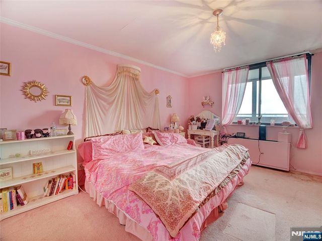 250 Gorge 28A, Cliffside Park, NJ 07010