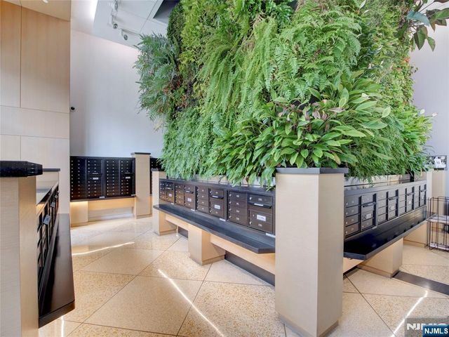 250 Gorge 28A, Cliffside Park, NJ 07010