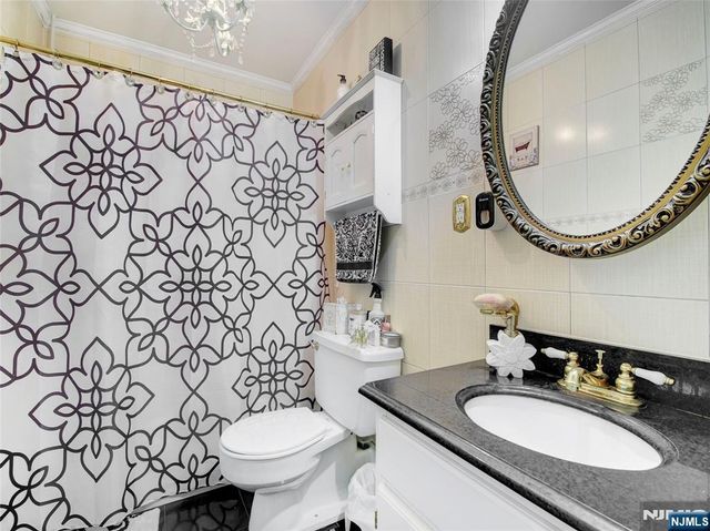 250 Gorge 28A, Cliffside Park, NJ 07010