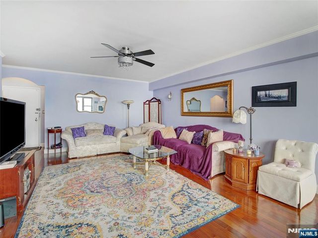 250 Gorge 28A, Cliffside Park, NJ 07010