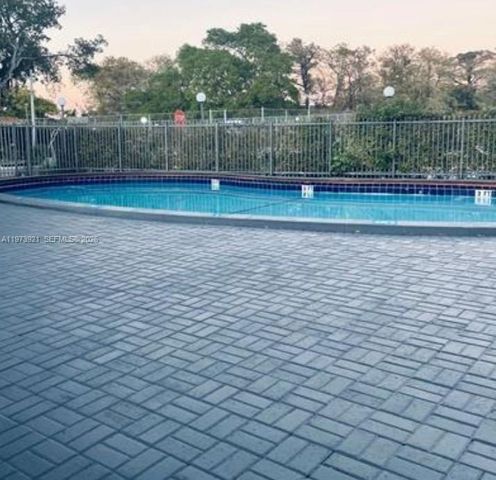 7911 N Colony Cir N 304, Tamarac, FL 33321