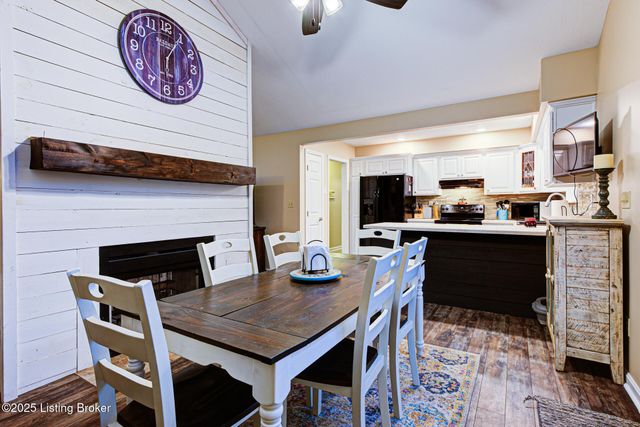 390 Shadowlawn Dr, Louisville, KY 40229