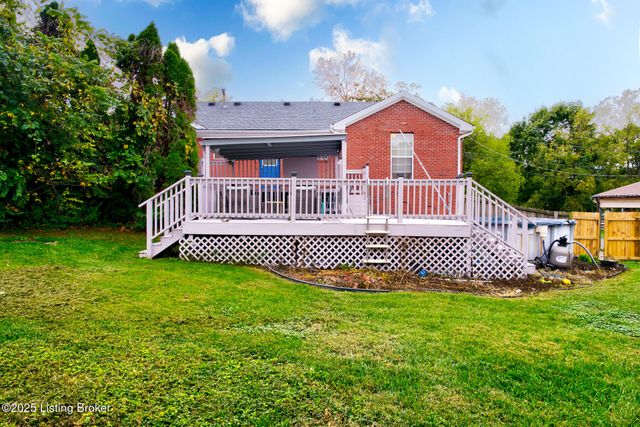 390 Shadowlawn Dr, Louisville, KY 40229