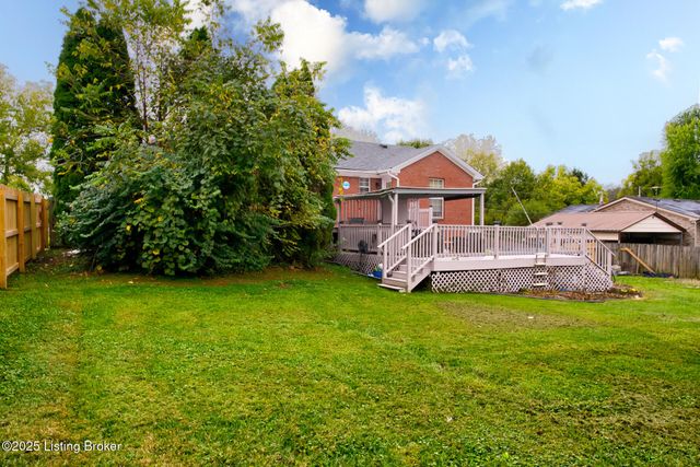 390 Shadowlawn Dr, Louisville, KY 40229