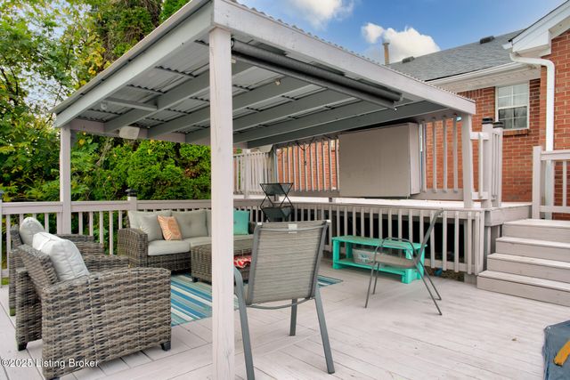 390 Shadowlawn Dr, Louisville, KY 40229