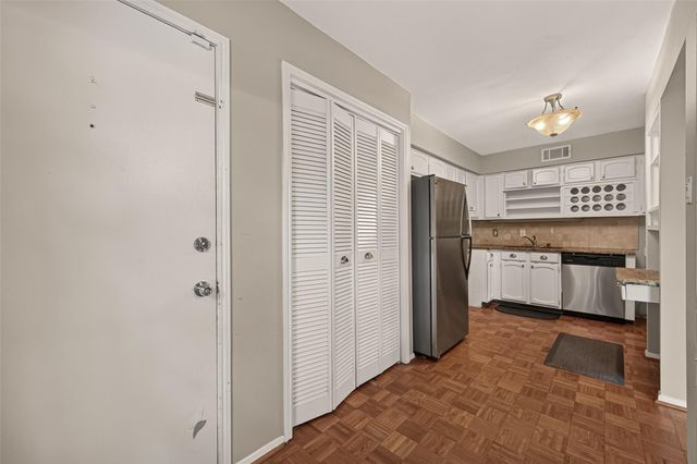 408 N Post Oak Lane 408, Houston, TX 77024