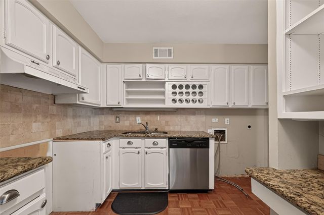 408 N Post Oak Lane 408, Houston, TX 77024