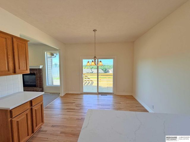 6815 S 164th Circle, Omaha, NE 68135