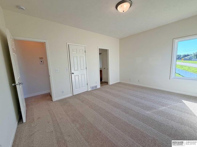 6815 S 164th Circle, Omaha, NE 68135
